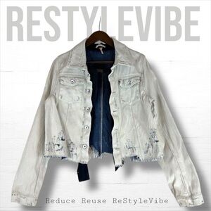 FREE PEOPLE Women’s Size M Denim Jean Jacket Coat Destructed Distressed